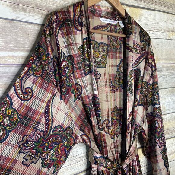 Victoria’s Secret M/L 100% silk floral plaid robe with attached belt - Picture 4 of 5